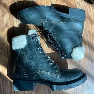 Brand new never work coach boots